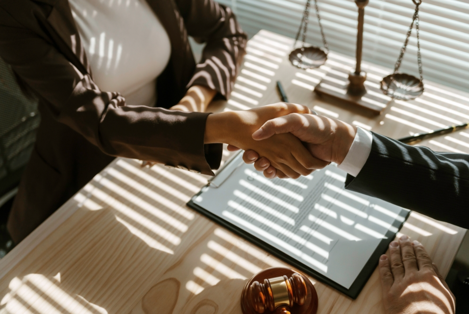 Cómo saber si un despacho de abogados es legal